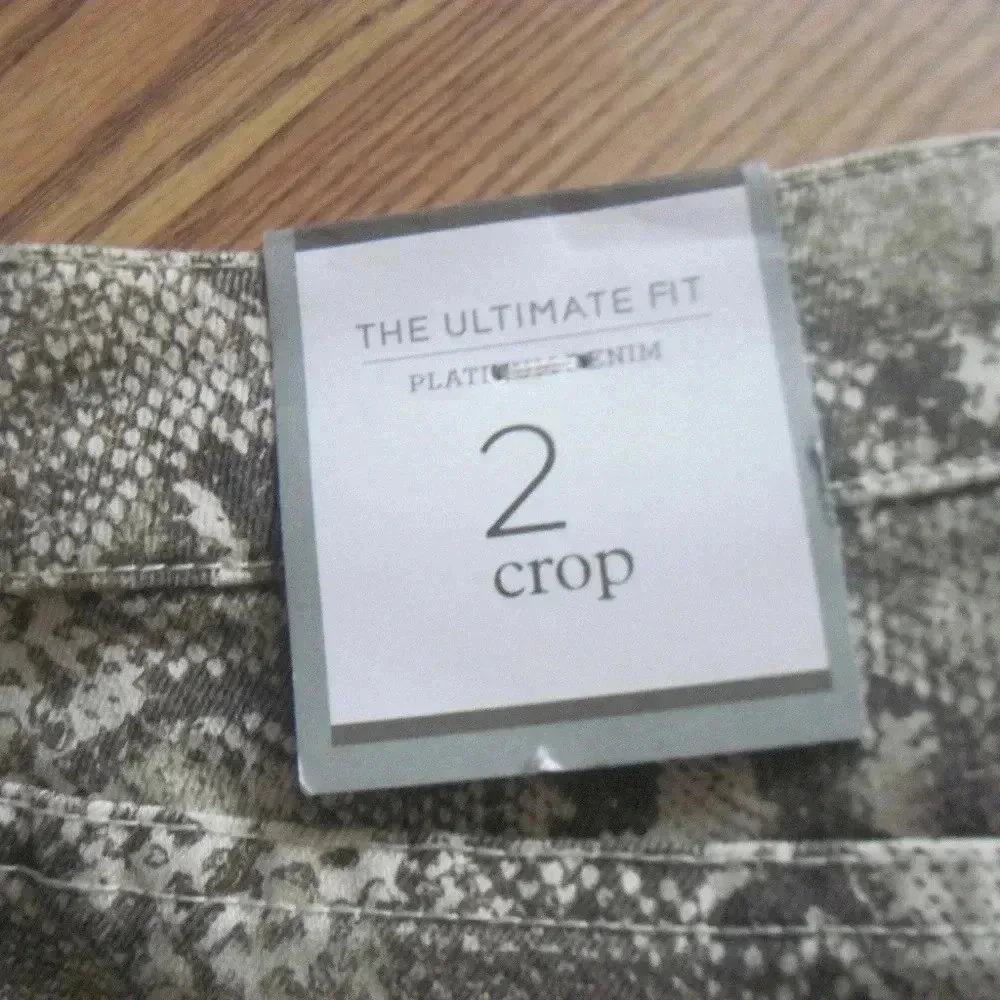 NWT CHICO’S  Platinum Ankle Crop Pants Size 2 (US 12/14)